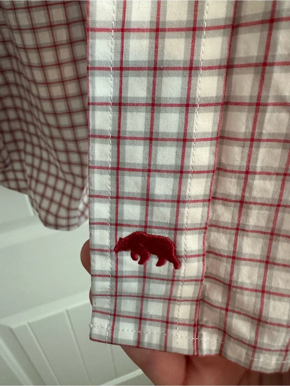 Men’s Large‎ Onward Reserve Classic Fit White, Red, and Gray Button Down Shirt